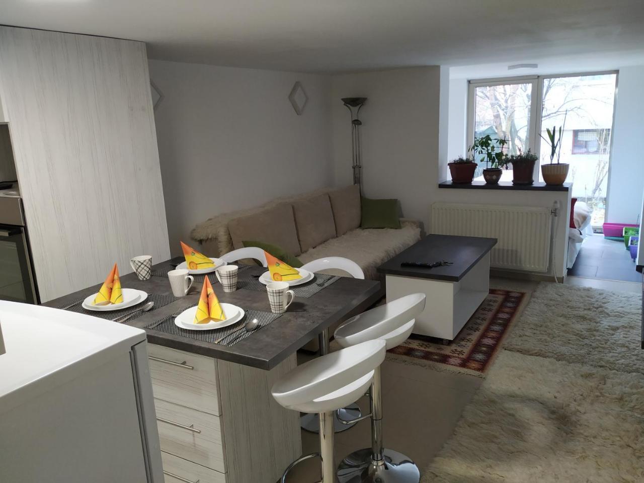 Apartment Merjam SJJ Buitenkant foto