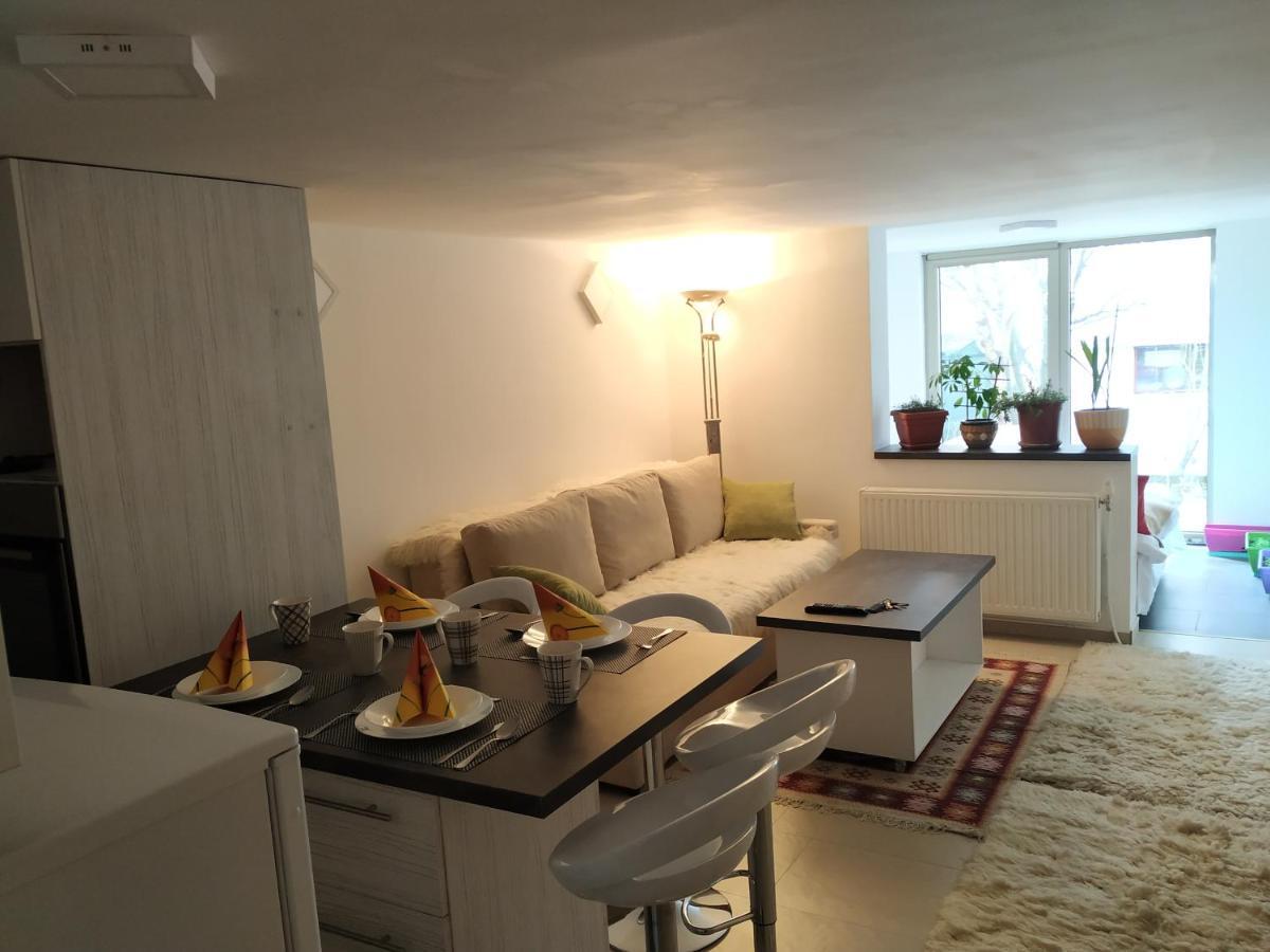 Apartment Merjam SJJ Buitenkant foto